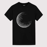 Thumbnail for Camiseta gráfica de anime con fase creciente de luna oscura