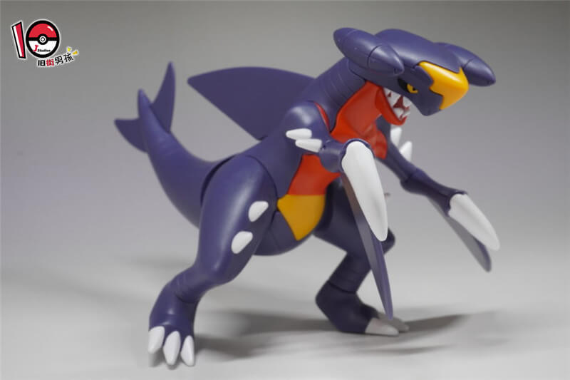 Bandai Pokemon Garchomp Evolutions Figure - FIHEROE.