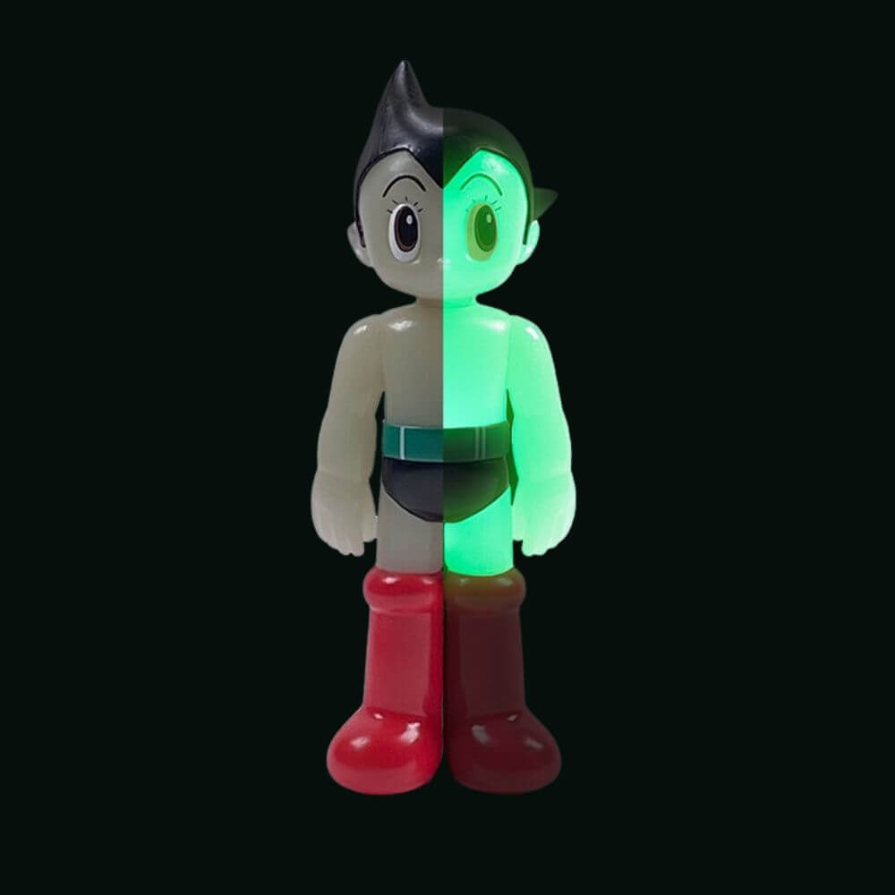 Retro Half Lit Astro Boy Figure 2.0 - FIHEROE.
